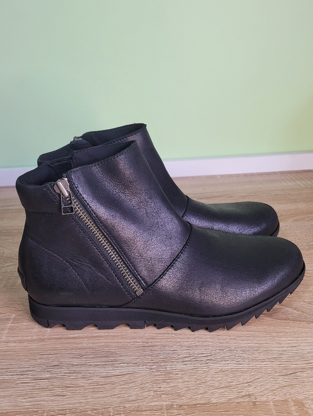 Sorel Harlow Zip Boot 10 Waterproof Leather Black Wedge Ankle